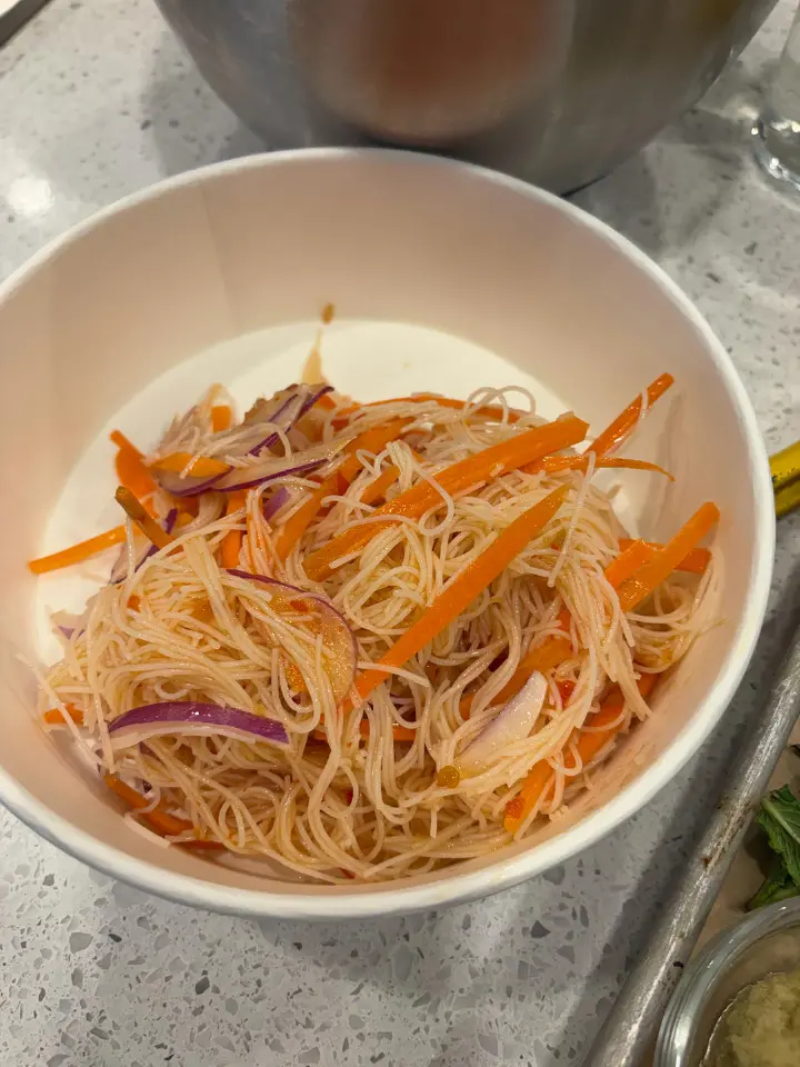 鲜虾凉拌米线 第 4 步