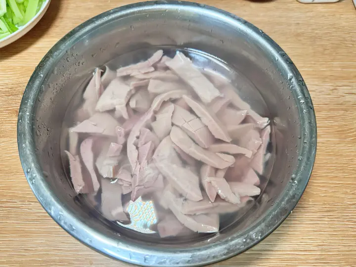 爆炒腰花 第 3 步