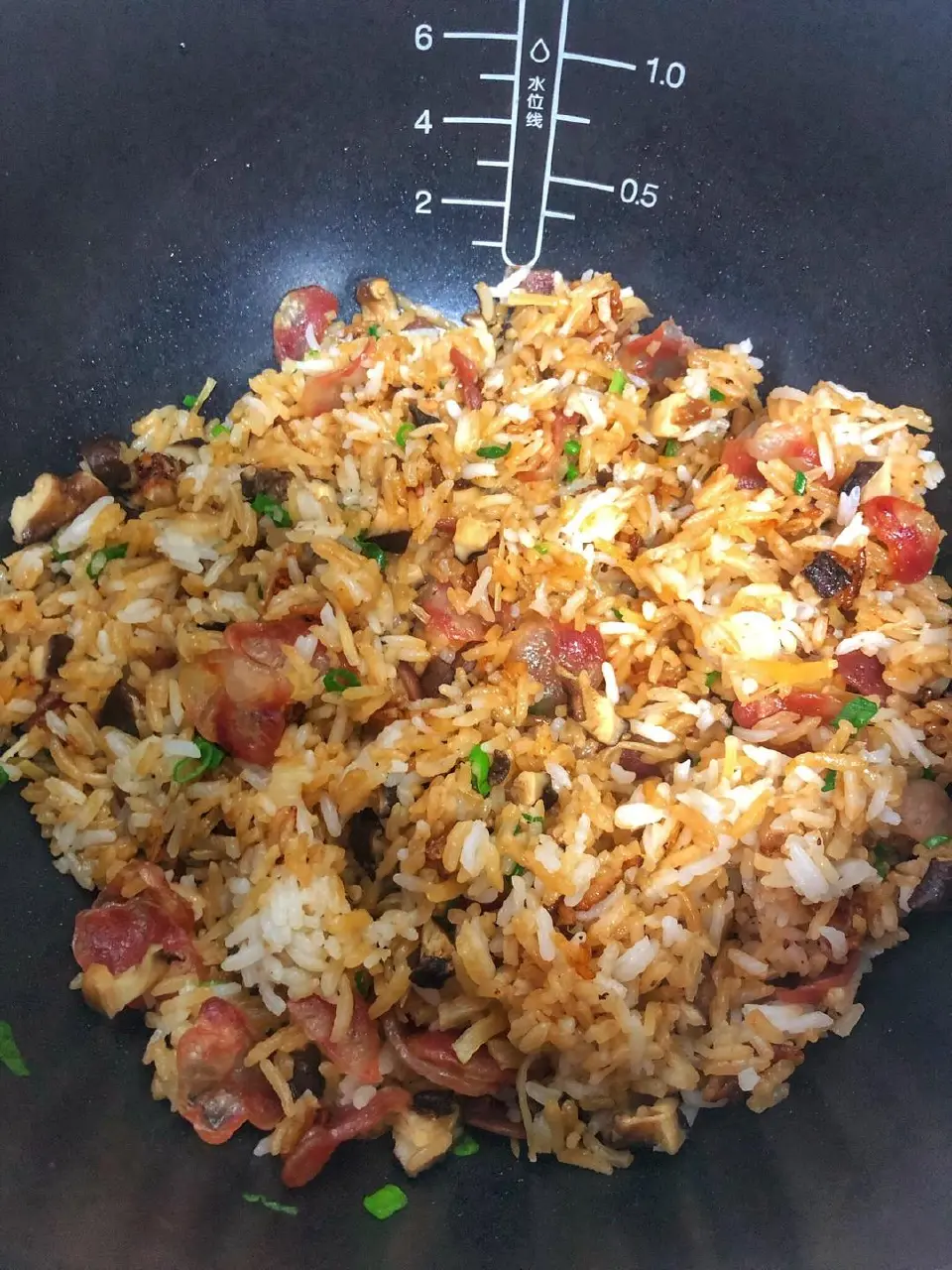 电饭煲腊味饭成品图