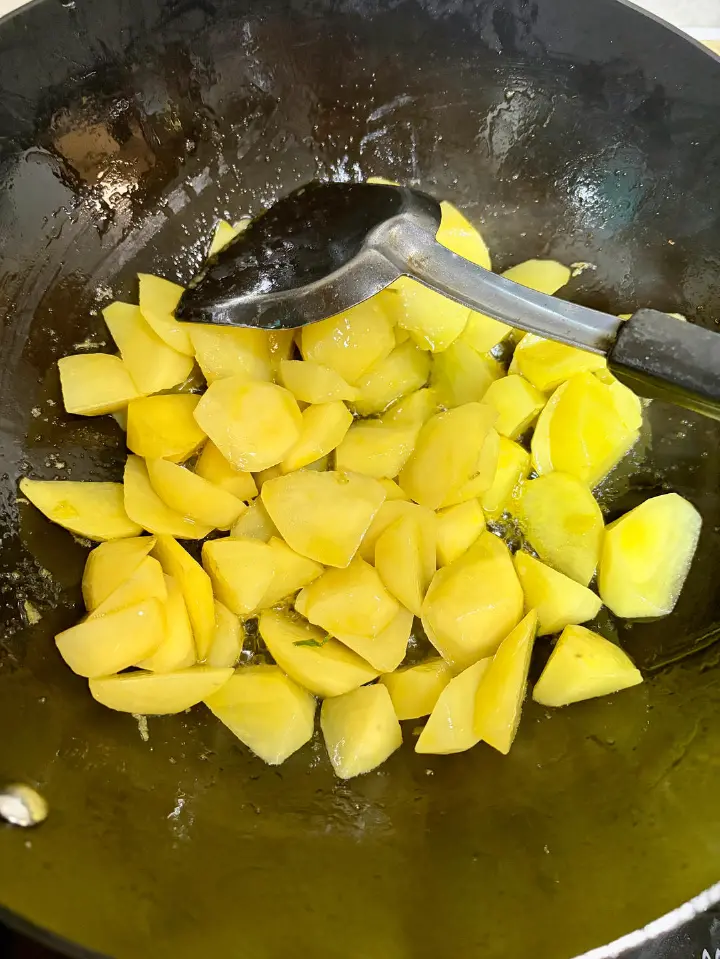 咖喱土豆炖牛腩 第 4 步