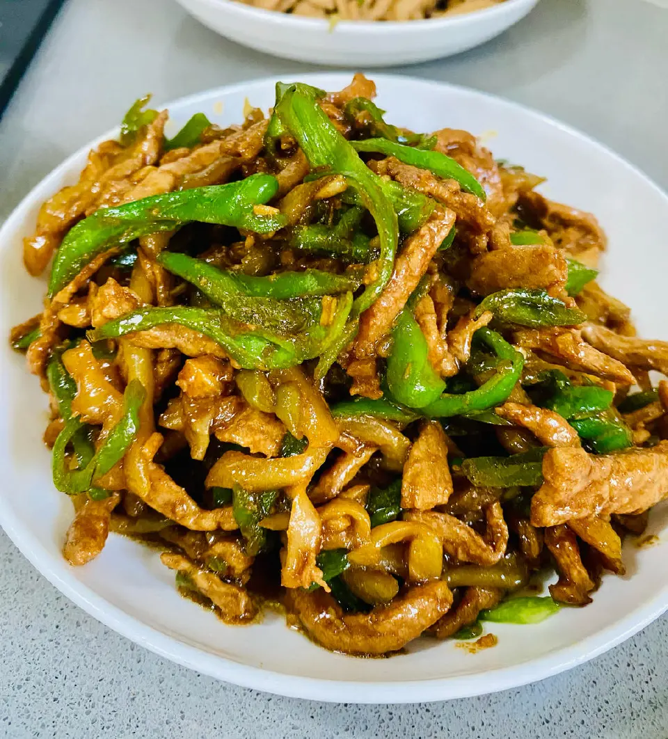 榨菜青椒肉丝成品图