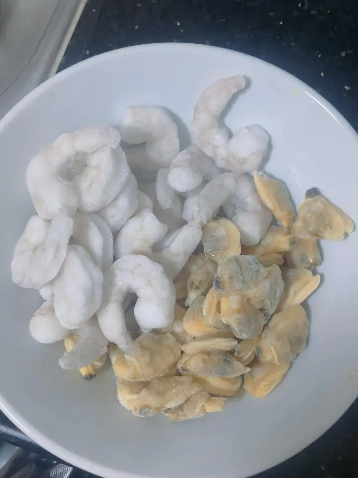 柠檬叶凉拌青瓜虾仁花甲肉 第 4 步