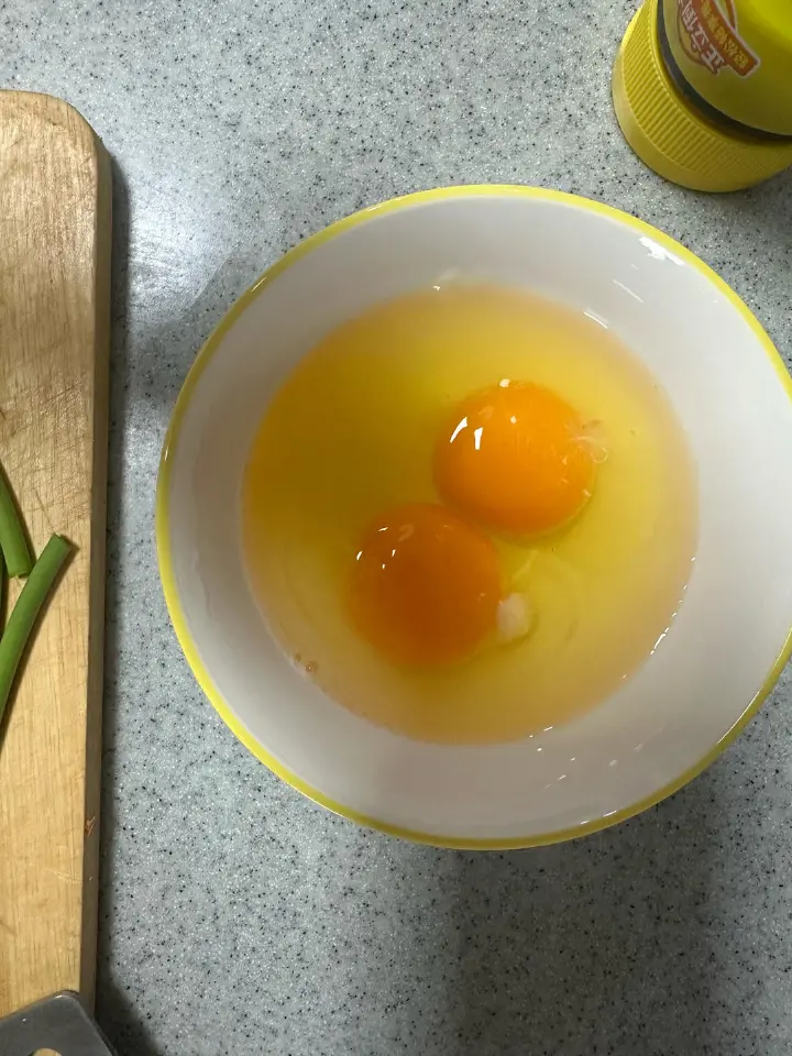 鸡蛋炒蒜薹 第 2 步