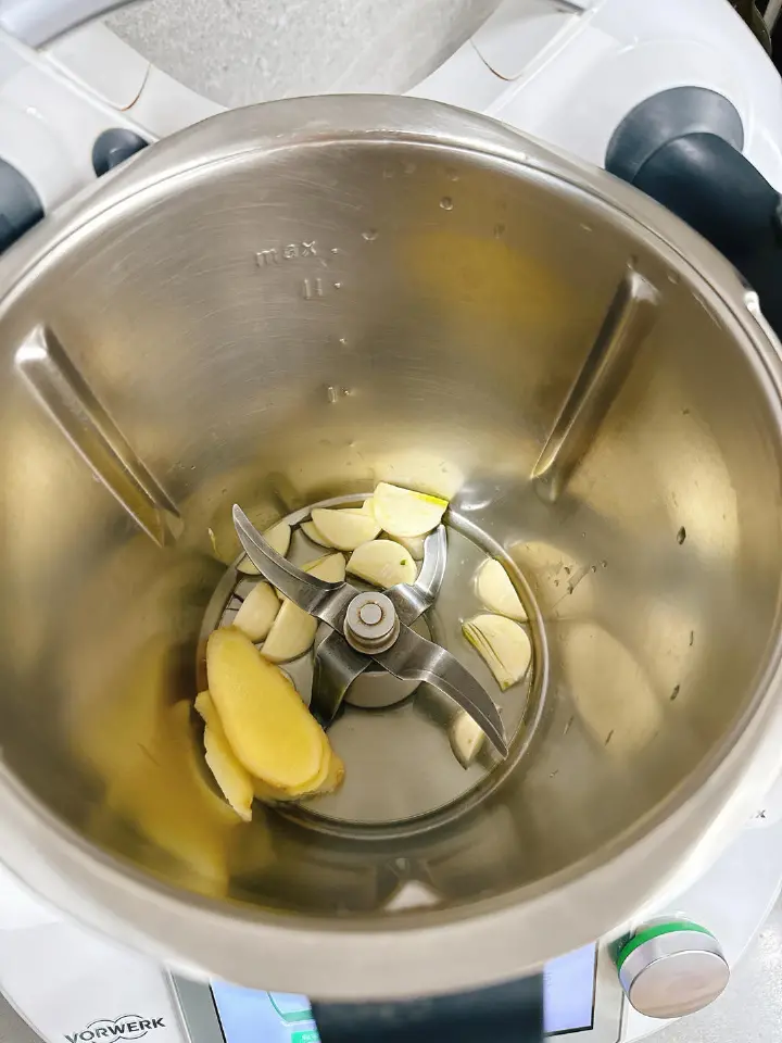 白菜香菇炒肉丝 第 1 步