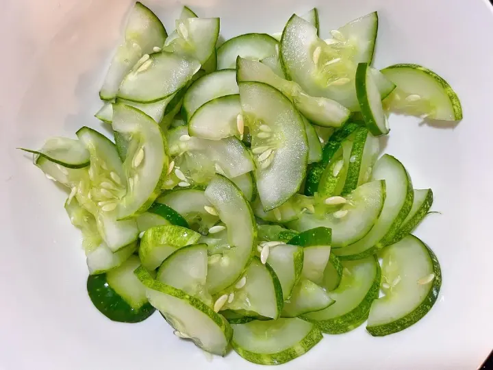 脆瓜小炒肉 第 3 步