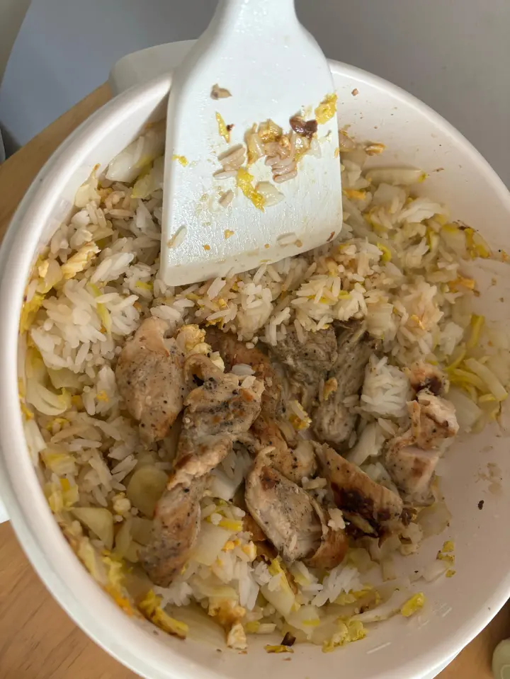 鸡胸肉娃娃菜蛋炒饭 第 9 步