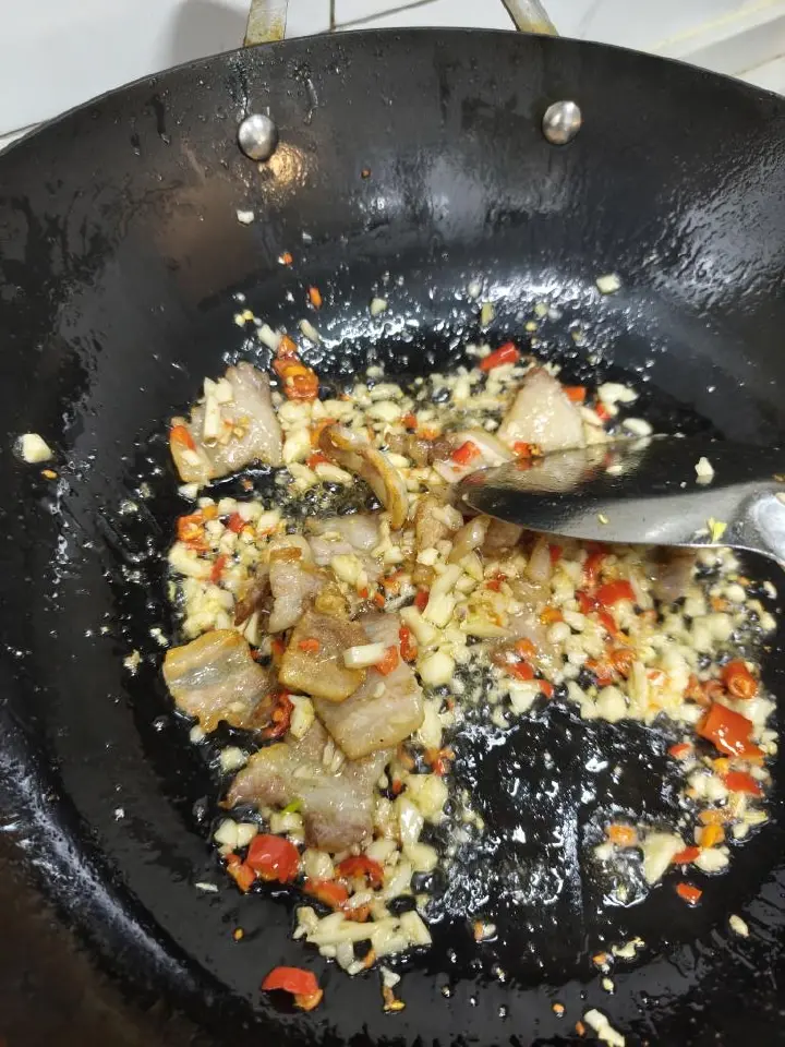 五花肉炒黄瓜 第 4 步