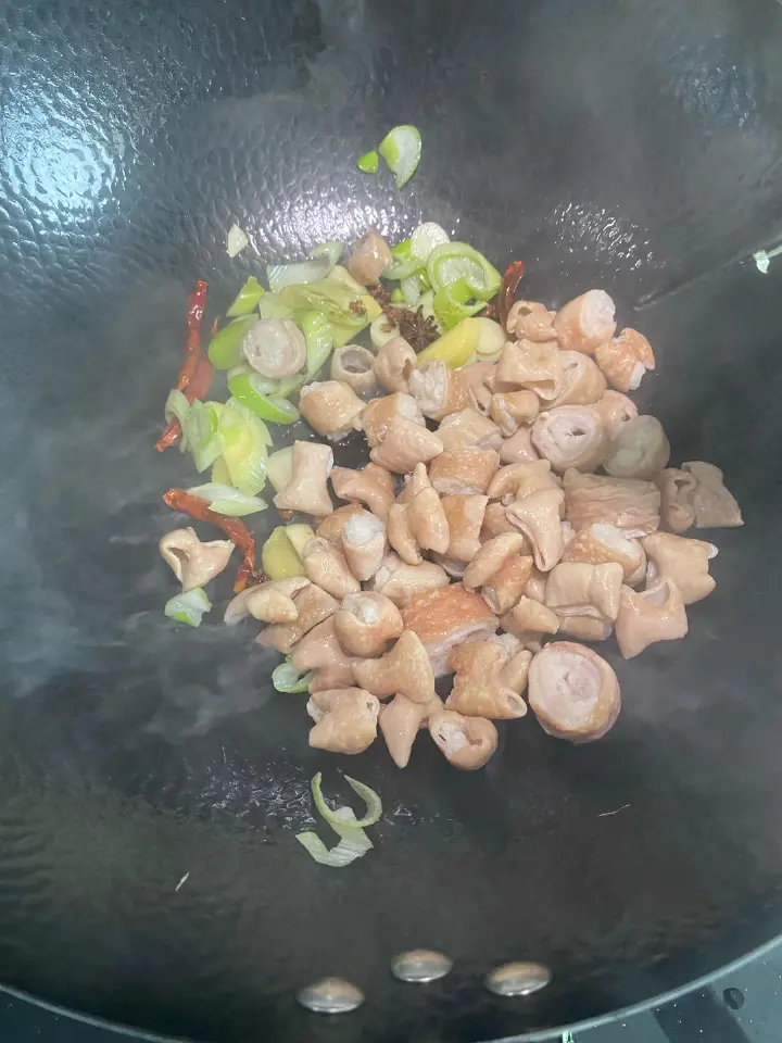 爆炒肥肠 第 5 步