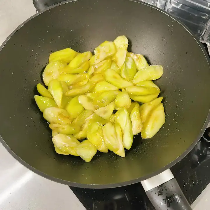 西红柿烧茄子 第 7 步