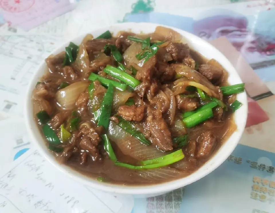 孜然洋葱炒羊肉成品图