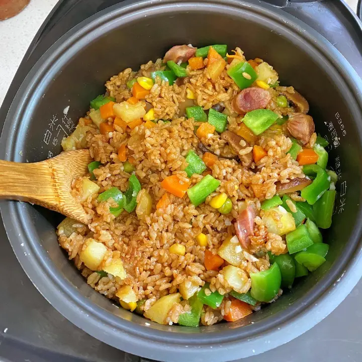 土豆腊肠焖饭 第 12 步
