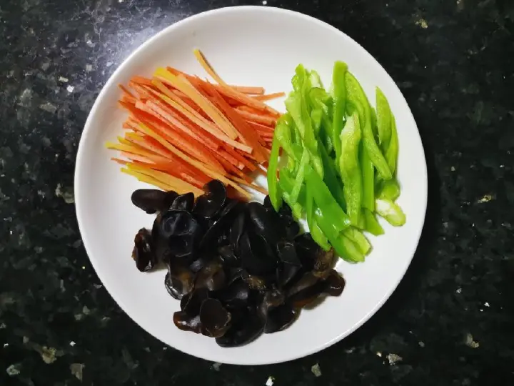 鱼香肉丝 第 3 步