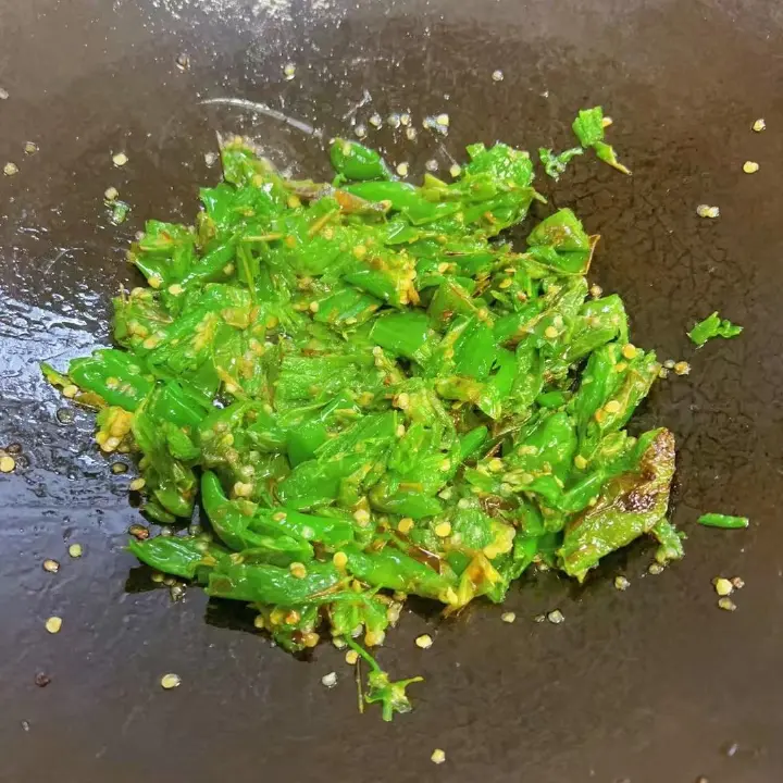 擂辣椒皮蛋茄子 第 6 步