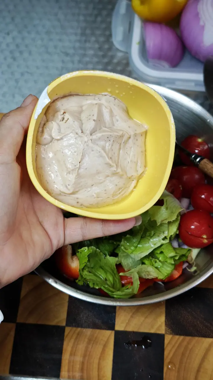 酸奶蔬菜沙拉 第 4 步