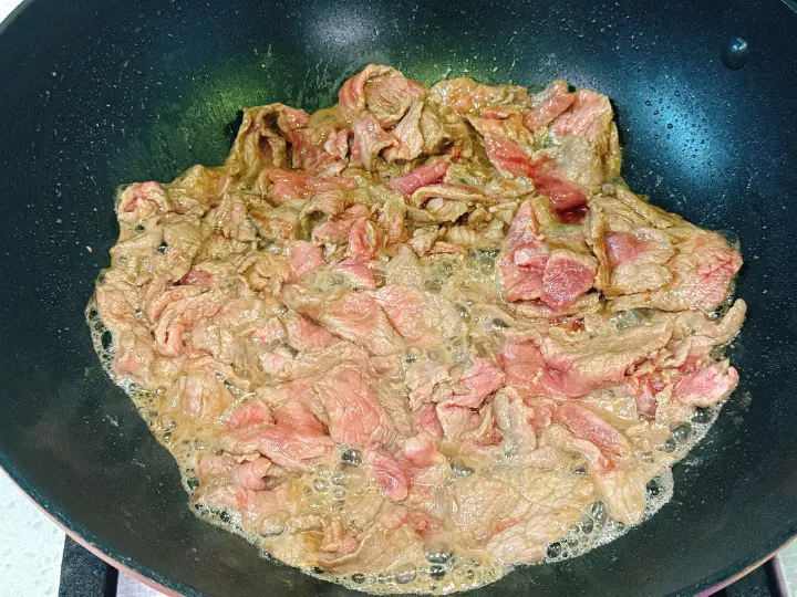 盐葱酱牛肉 第 3 步