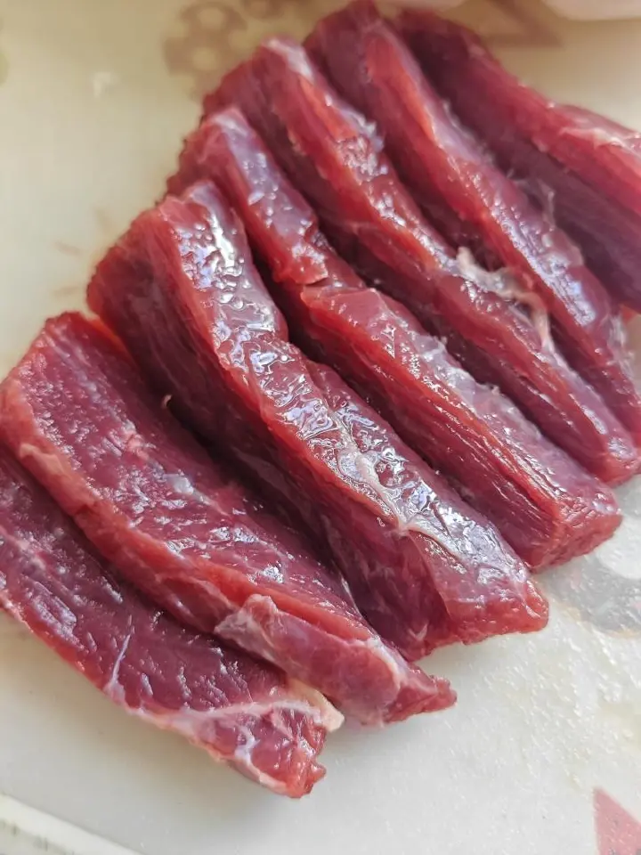 烧椒香菇牛肉酱 第 1 步