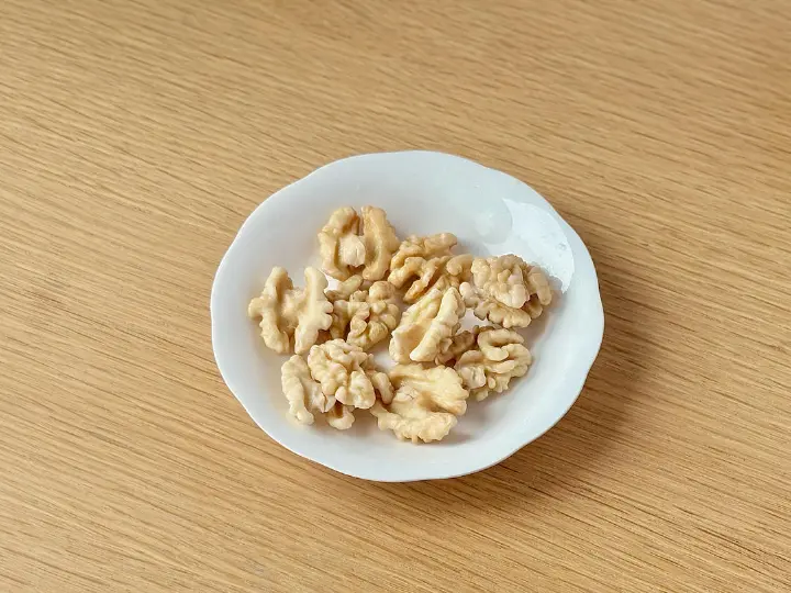 核桃仁拌菠菜 第 3 步