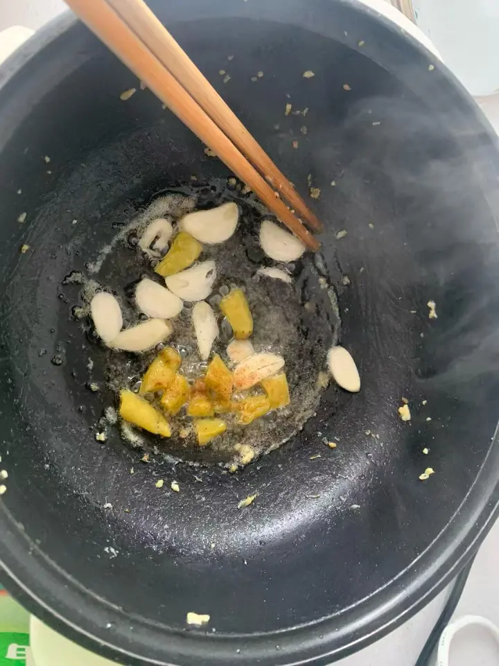 韭黄炒鸡蛋 第 2 步