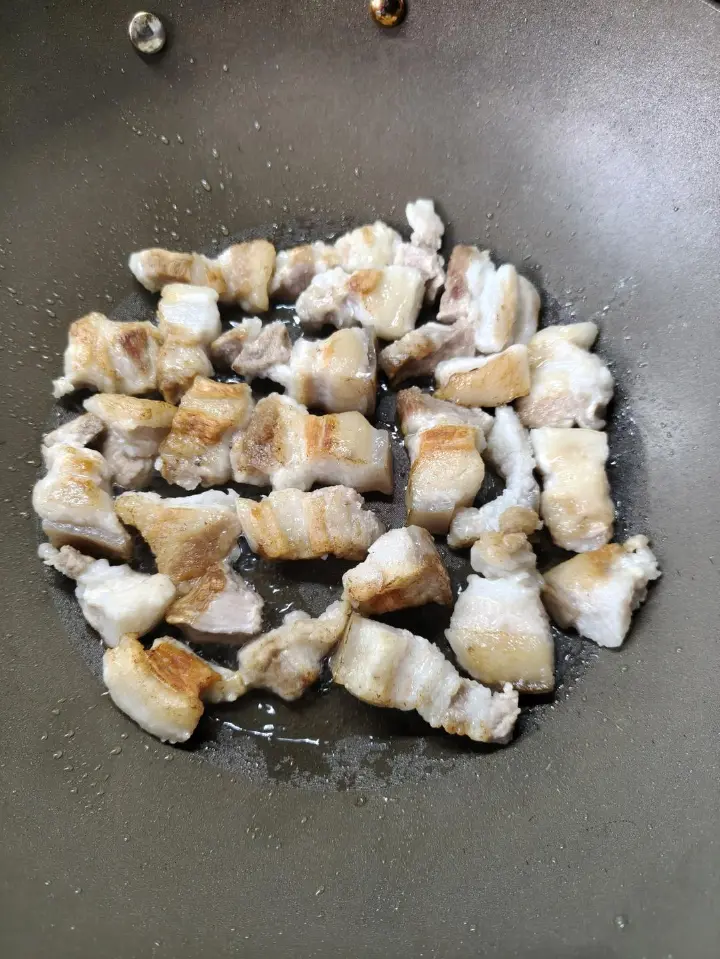 鹌鹑蛋鲍鱼红烧肉 第 4 步