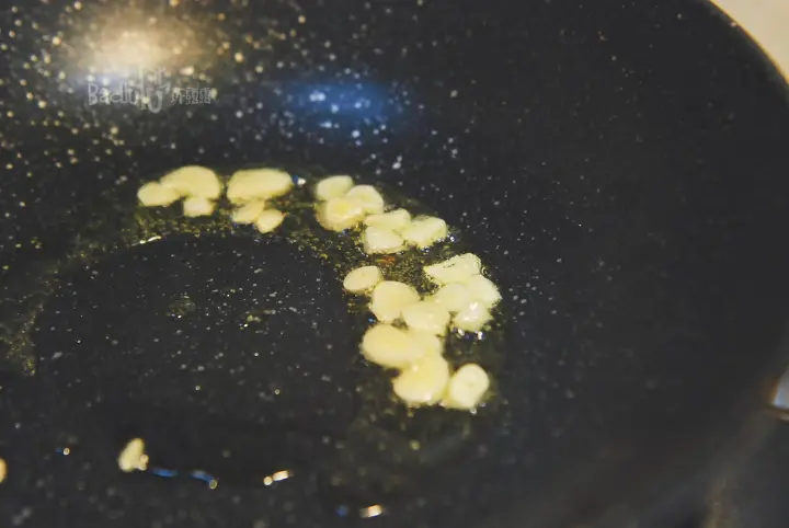 榄角炒豇豆 第 1 步