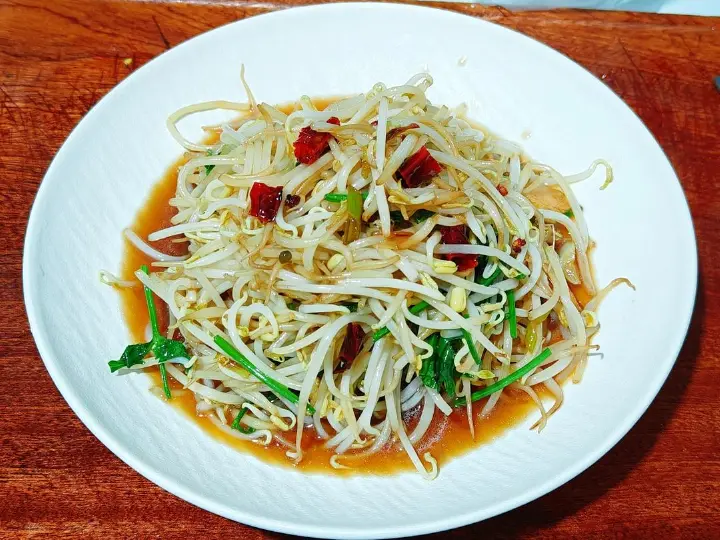 爆炒绿豆芽 第 4 步