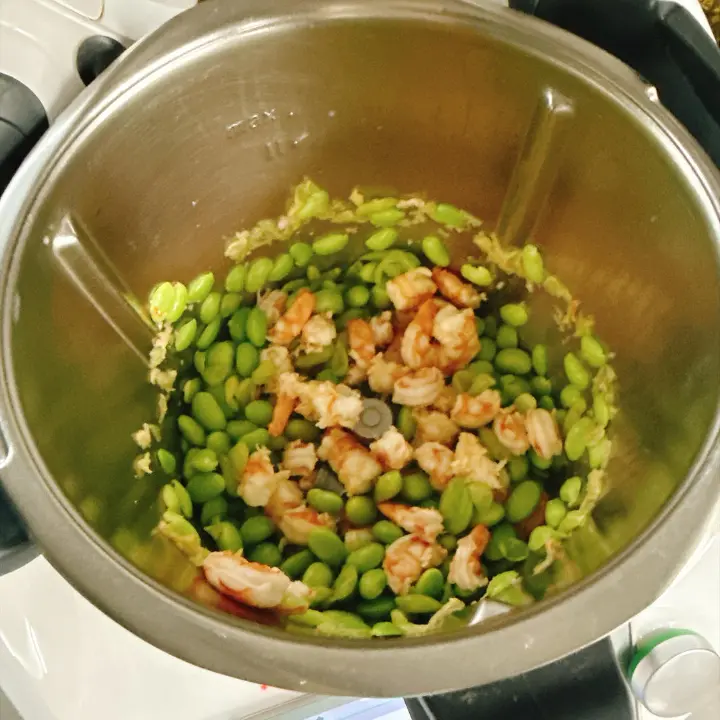 毛豆炒虾仁 第 5 步