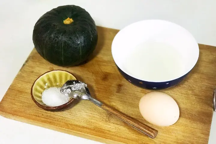 贝贝南瓜蒸蛋 第 1 步