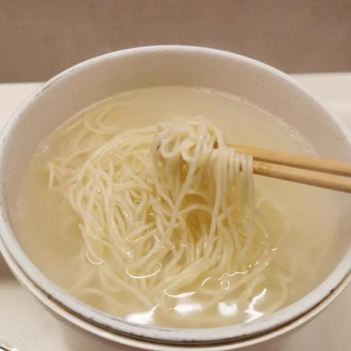 广式腊肠炒面 第 1 步