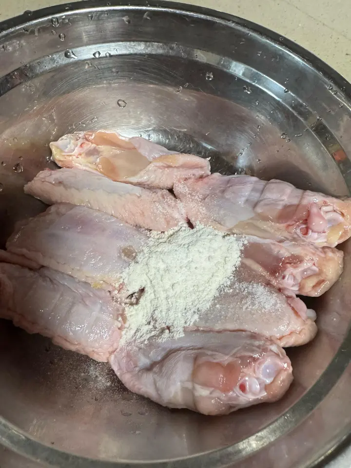 盐煎鸡翅 第 1 步