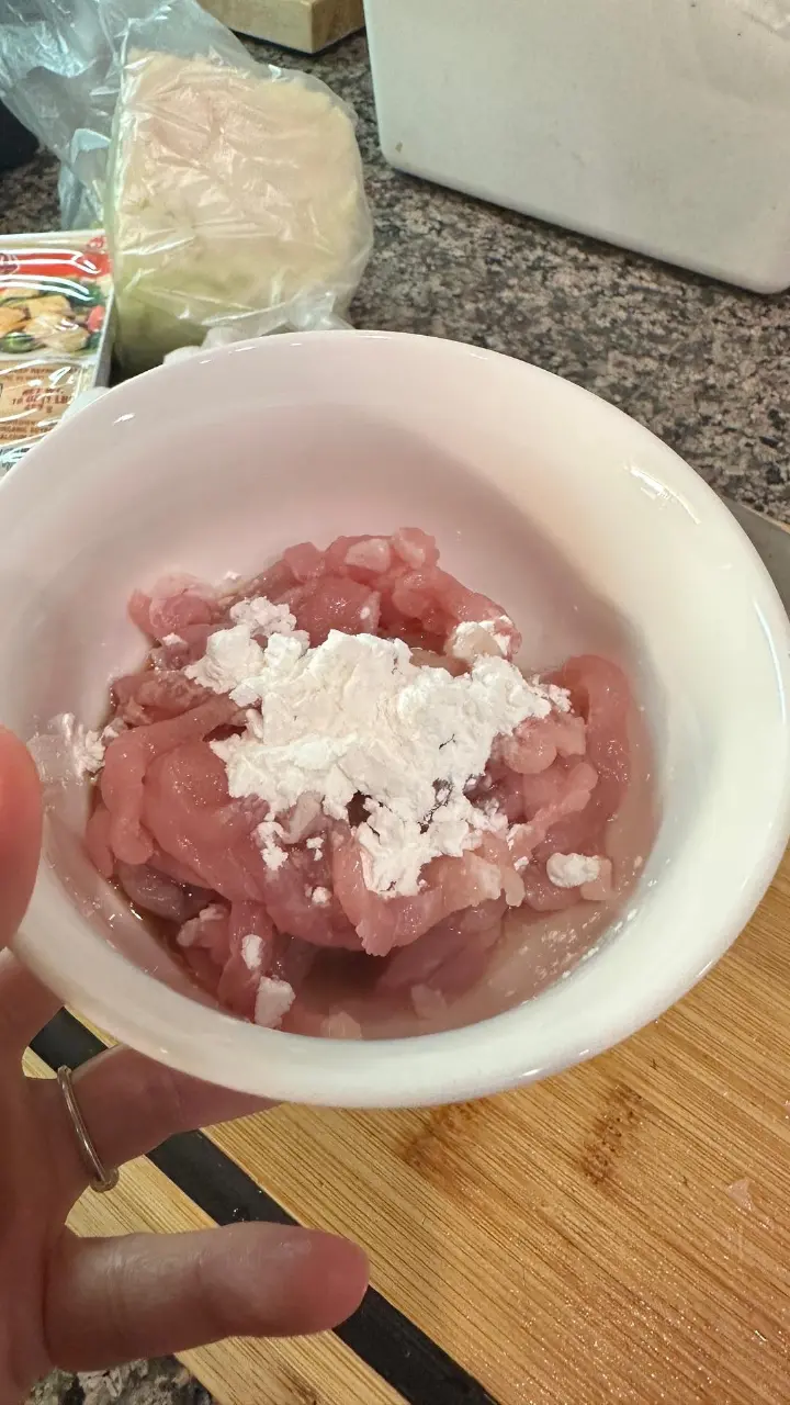 家常豆腐炒肉丝 第 2 步