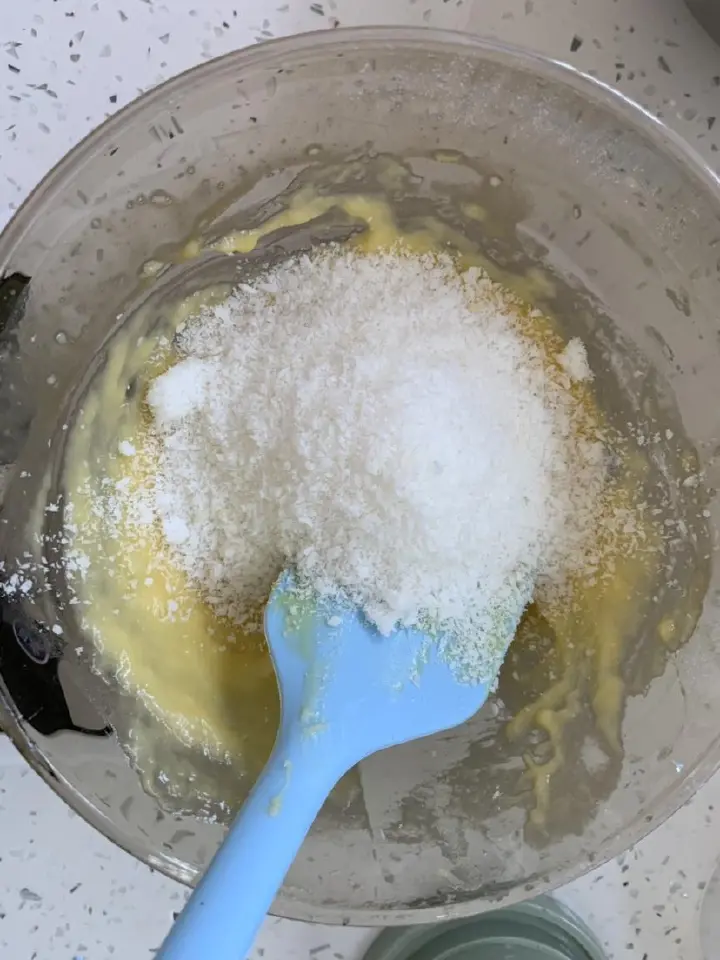 椰蓉纸杯蛋糕 第 5 步
