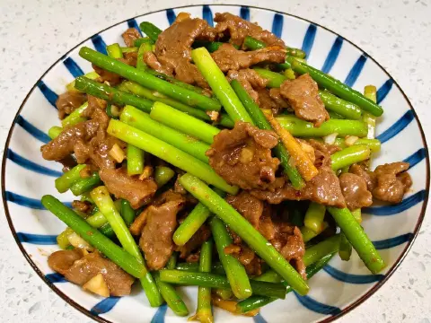 蒜苔炒牛肉