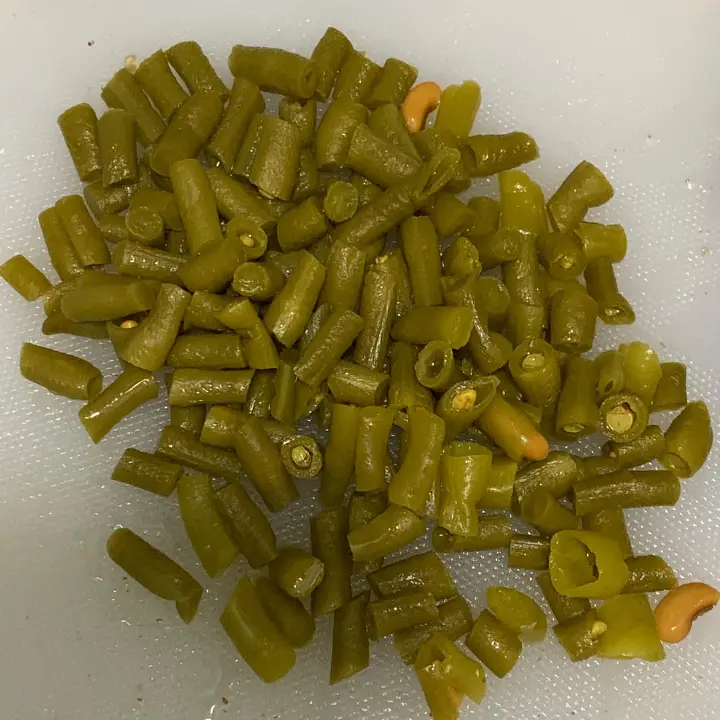 湘西腊肉炒酸豆角 第 3 步
