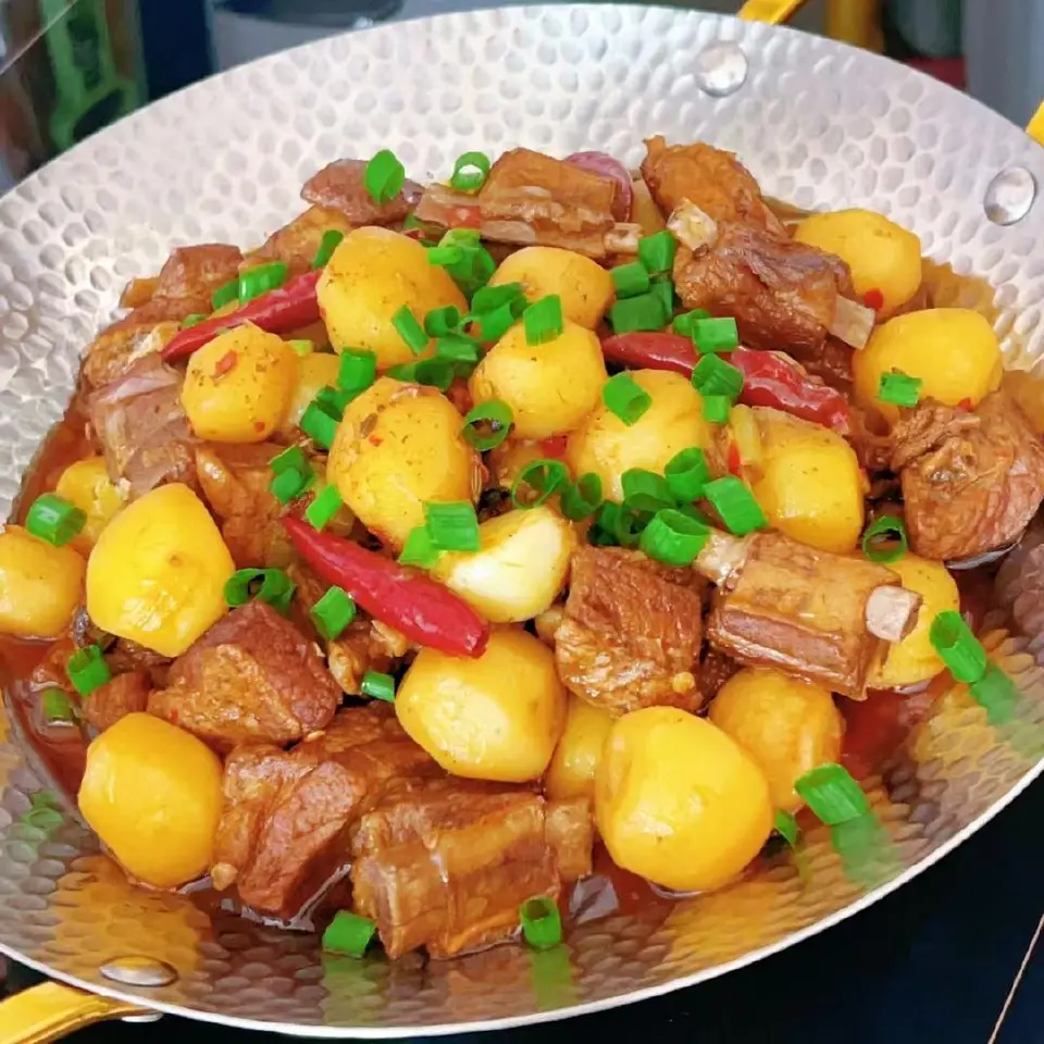 小土豆红焖羊排成品图