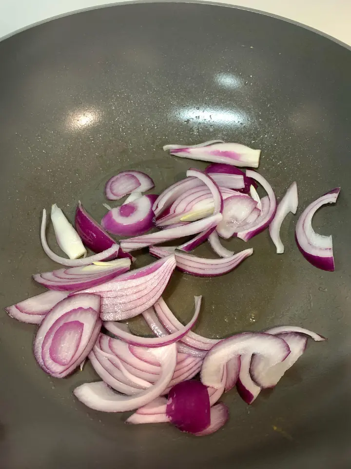 泡菜肥牛豆腐味噌汤 第 2 步