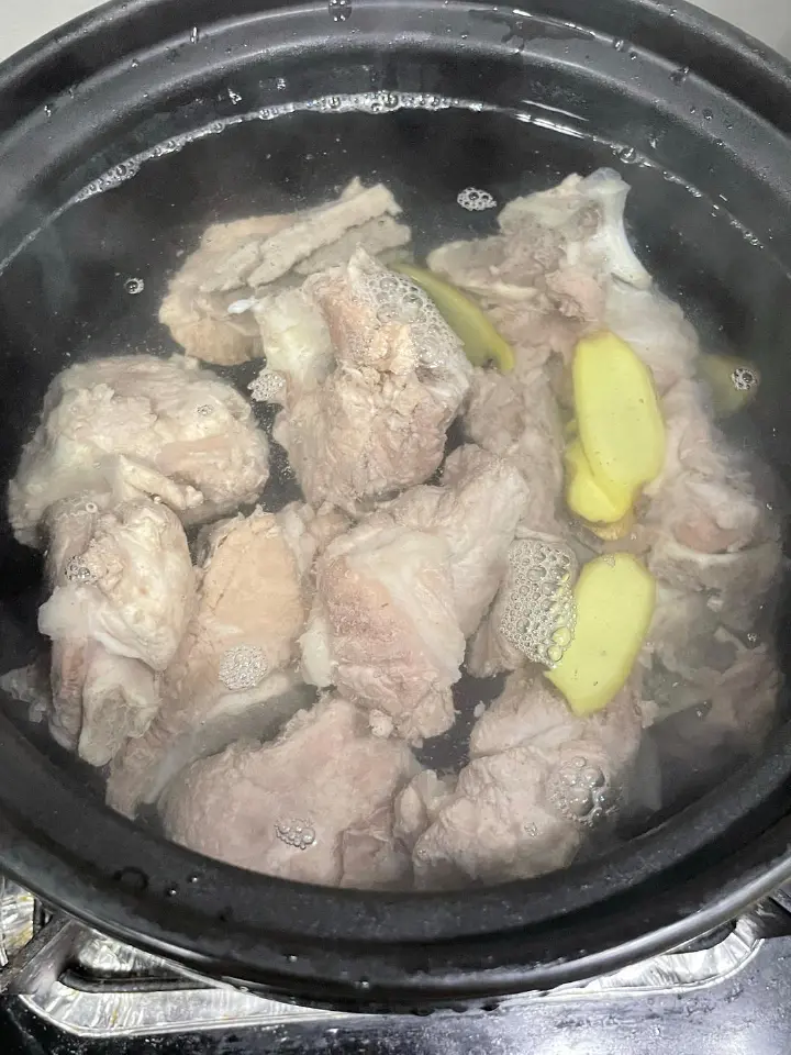 萝卜玉米大骨汤 第 2 步