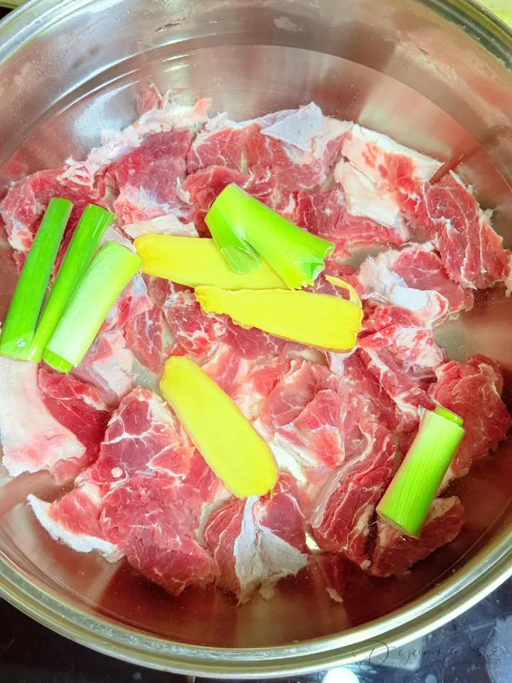 红烧牛腩 第 1 步