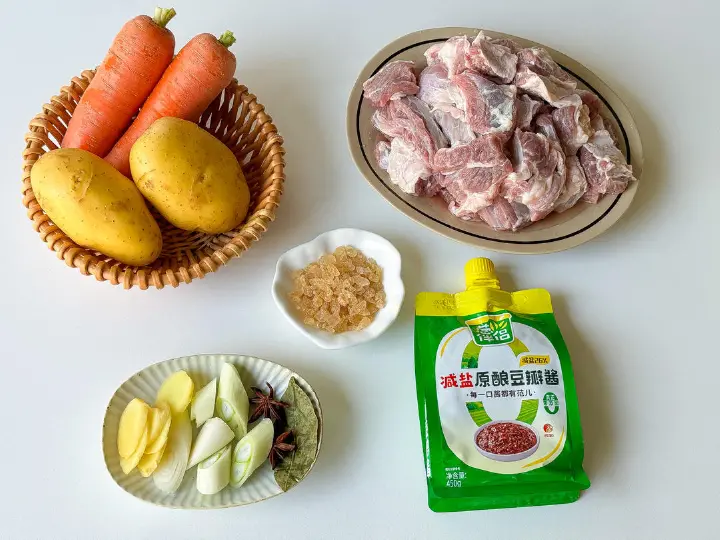 红烧牛肉炖土豆 第 1 步