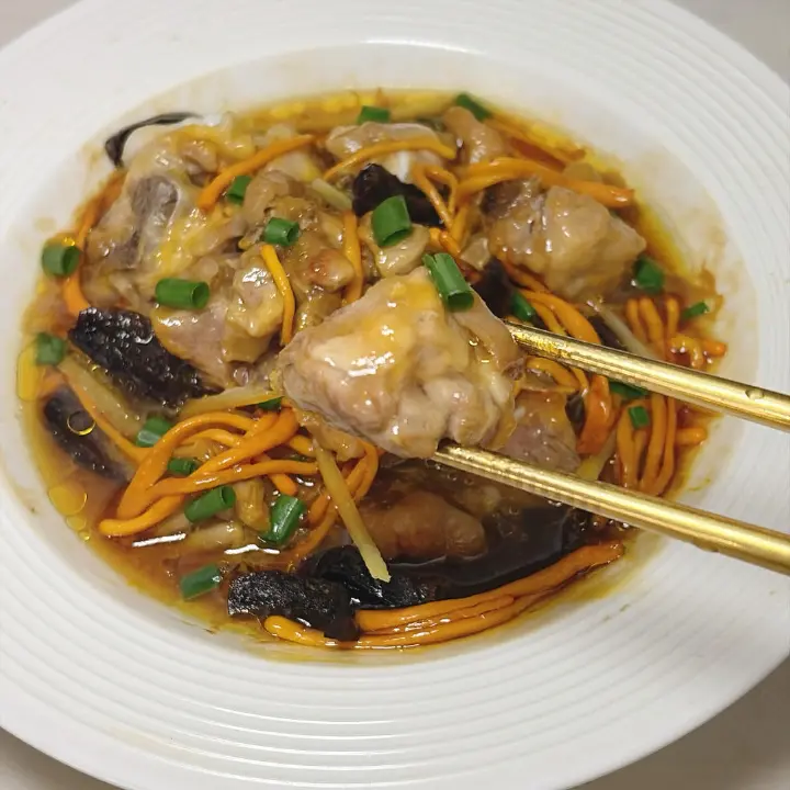虫草花蒸鸡腿肉 第 4 步
