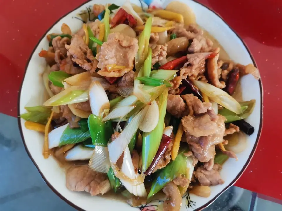 家常小炒肉成品图