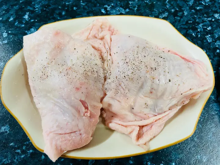 一锅煎鸡腿肉 第 1 步
