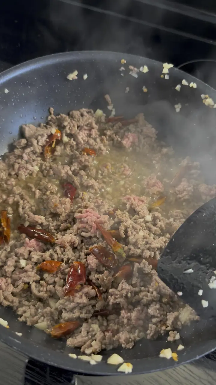 泰式打抛牛肉饭 第 4 步