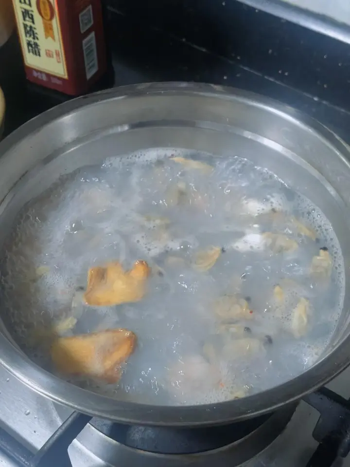 柠檬叶凉拌青瓜虾仁花甲肉 第 7 步