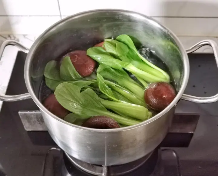 双拼腊味煲仔饭 第 7 步