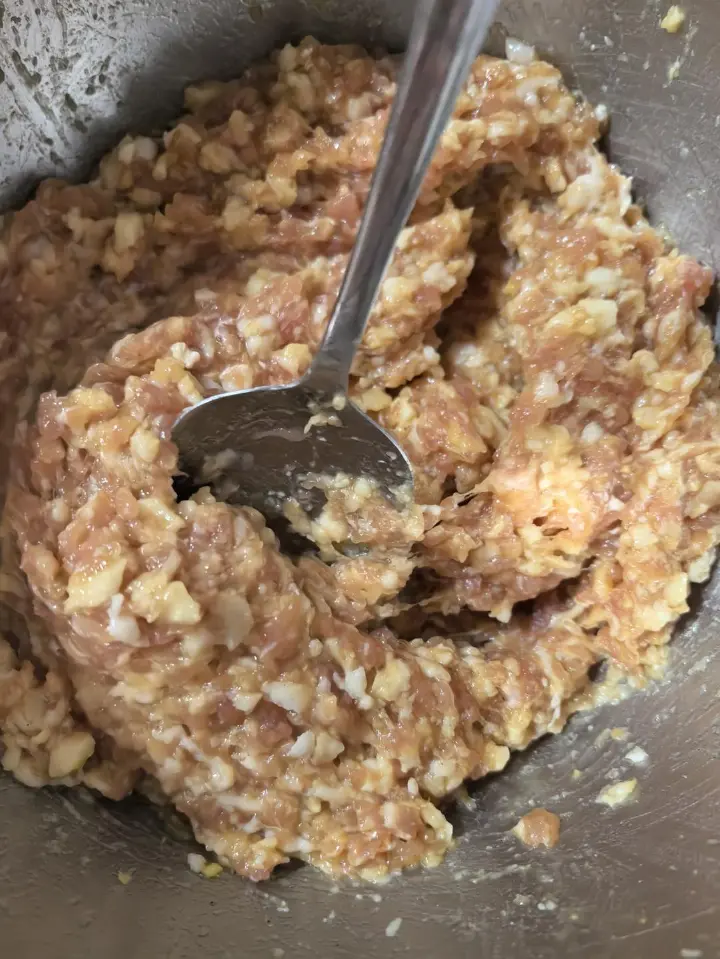 韭菜猪肉饺子 第 2 步