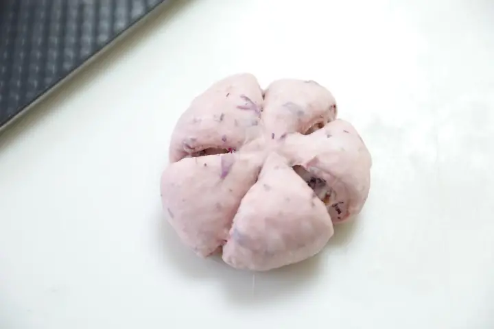 玫瑰乳酪花朵面包 第 17 步