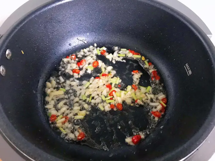 荷包蛋焖面 第 3 步