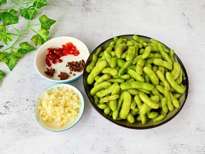 酸辣凉拌毛豆 第 1 步