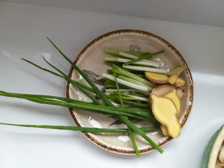 菌菇鸡煲 第 1 步
