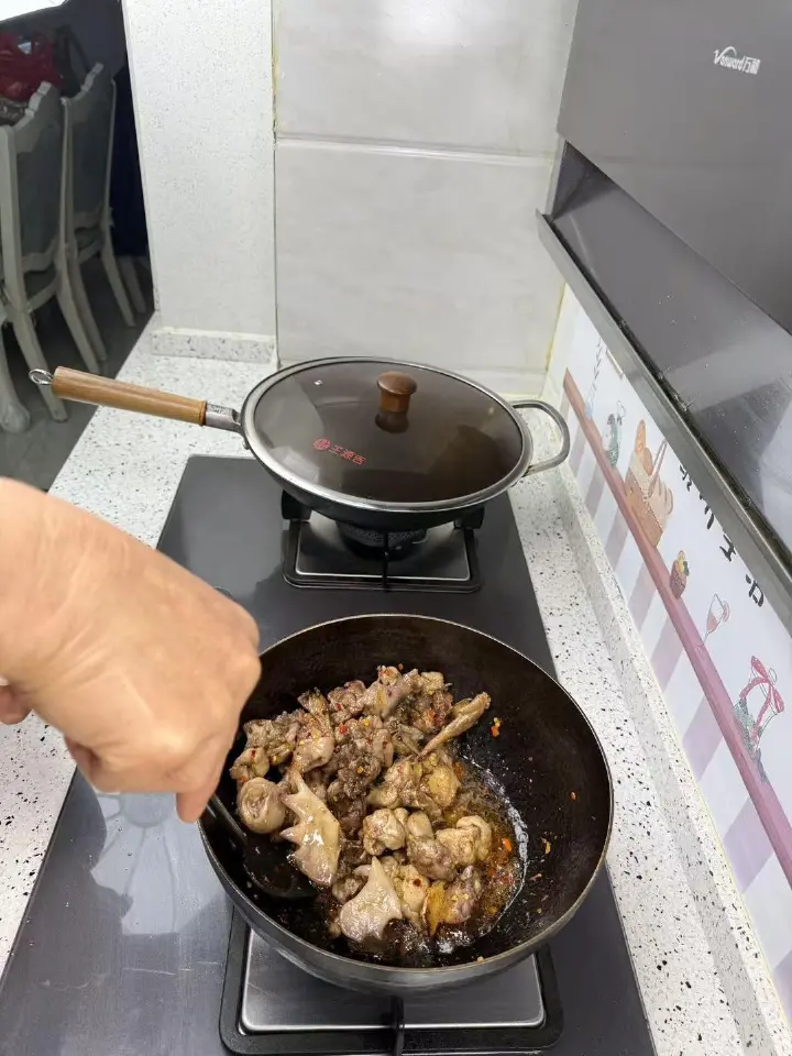 青花椒炒鸡 第 4 步